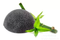 Konjaková houbička na pleť s bambusovým uhlím, GoEco®, kompostovatelná
