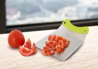 Velká kuchyňská lopatka ke krájecímu prkénku