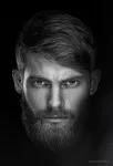 Osvěžující denní sérum na pokožku FUTUREGEN pro muže