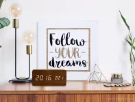 WOODOO CLOCK digitální LED dřevěné hodiny tmavé dřevo