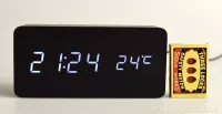 WOODOO CLOCK digitální LED dřevěné hodiny černé