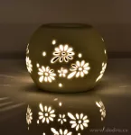 Keramická aromalampa, s krajkovým dekorem