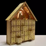 42 cm adventní dřevěný svítící LED kalendář s betlémem