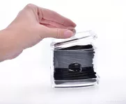 Dóza na vatové tyčinky/uchošťoury z pevného plastu