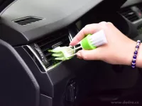 2v1 čistič lamel ventilací automobilu a kartáček