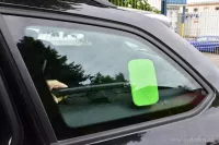Stěrka na vnitřní okna do auta + ZDARMA rozprašovač a náhradní návlek