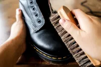 Kartáč na oblečení, obuv i úklid z přírodních materiálů