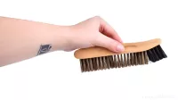 Kartáč na oblečení, obuv i úklid z přírodních materiálů
