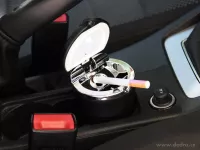 Popelník do auta s LED osvětlením s víkem