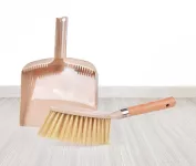 Lopatka a smetáček s rukojetí z bukového dřeva NATURAL LOOK