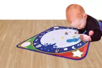 Omyvatelná kreslící podložka + 6 barevných fixů