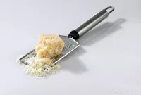 24 cm ruční nerezové struhadlo na hrubší strouhání GOURMET