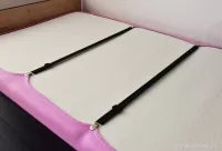 4 ks napínáky na prostěradla s upínacími klipy