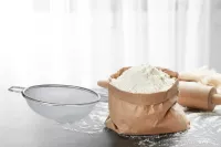 Cedník s dvojitým sítem z nerez oceli