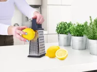 ČTYŘHRANNÉ STRUHADLO z chirurgické oceli
