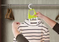 5 ks vychytané skládací ramínko na svetry, roláky, halenky