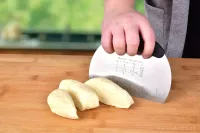 2v1 kráječ a kuchyňská špachtle z nerezové oceli