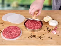 Nerezový masívní lis na hamburgery s dřevěnou rukojetí HAMBÁTOR