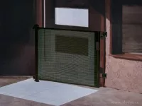 Zatahovací bezpečnostní zábrana