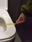 PRKNOZDVIH poutko na wc prkénko