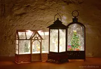 20 cm svítící LED domeček s poletujícími třpytkami