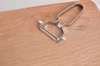 12,5 cm kuchyňská škrabka s hladkou čepelí na zeleninu