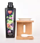 Keramická aromalampa PARFUMIA® umístěná na bambusovém stojanu