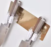 Univerzální dvojitý držák na metalické samolepící folii