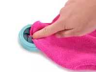 Kulatý bezpoutkový věšák na ručníky/utěrky