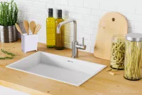Stojan/odkapávač na kuchyňské náčiní a příbory s okapem