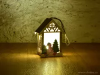 14 cm dřevěný domek s LED osvětlením
