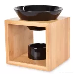 Keramická aromalampa PARFUMIA® umístěná na bambusovém stojanu