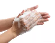 SENSITIVE šetrné zvláčňující mýdlo pro citlivou pokožku | SILK TOUCH | 320 ml