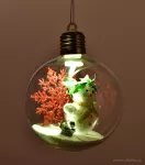 SNĚHULÁK V KOUZELNÉ KOULI | sada 2 ks LED dekorace s vnitřní scénou | 8 cm