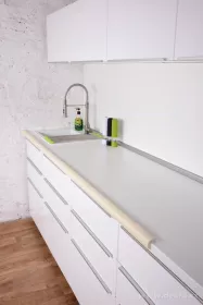 NÁRAZNÍK | Ochranný pěnový pás na hrany nábytku pro bezpečný domov | délka 2 m