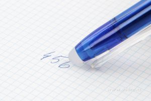 GUMOVATELNÉ kuličkové pero modré